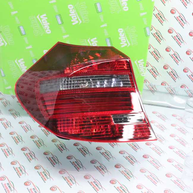 Feu Arrière Droit Extérieur Valeo 85161 Pour Renault Laguna 1994-1998 - Neuf Sous Emballage
