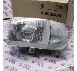 PROIETTORE SINISTRO NISSAN...