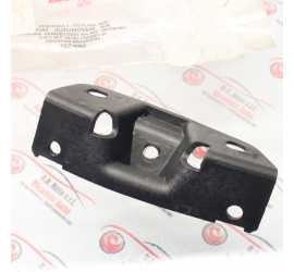 SUPPORTO DESTRO PARAURTI...