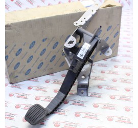 PEDALE FRIZIONE FORD COD....