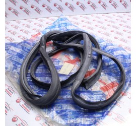 GUARNIZIONE PORTA ANTERIORE...