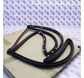 GUARNIZIONE PORTA DESTRA...