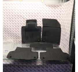 KIT TAPPETI IN GOMMA VOLVO...