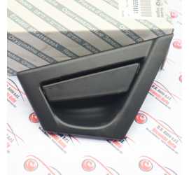 MANIGLIA POSTERIORE DESTRA...