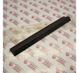 MODANATURA LATERALE DESTRA...